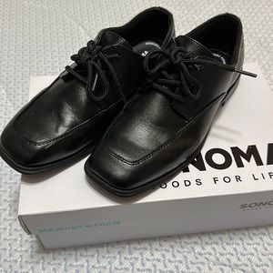 Boys Sonoma dress shoes
